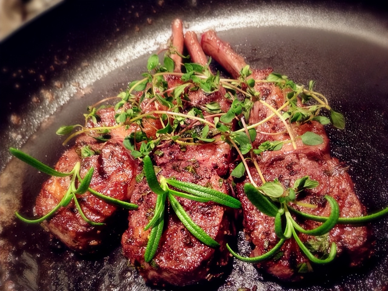 俗称“海洋之露”，牛排加它“锦上添花”，它还是天然美发美容剂