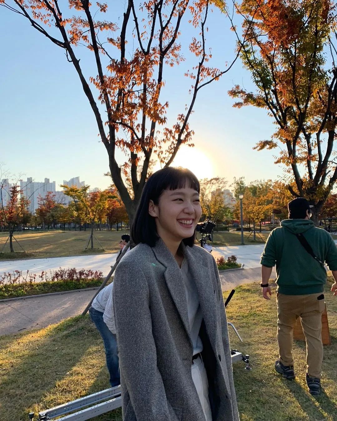 jennie最新编发,jennie同款彩带编发教程