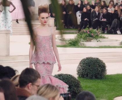 易梦玲网红衣服,易梦玲穿迪奥古董高定