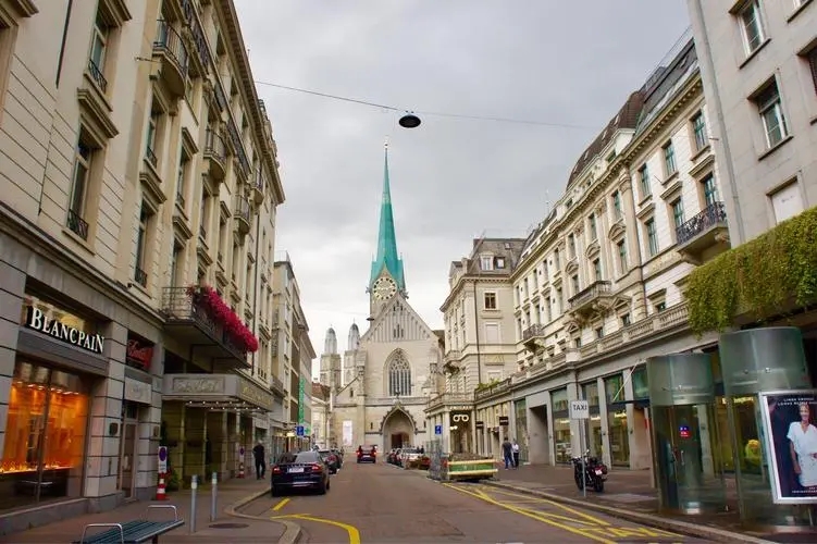 全球十大奢侈购物区,全球十大服装奢侈品