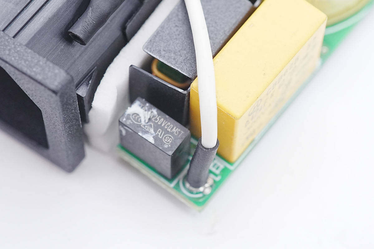 雷蛇笔记本氮化镓适配器,雷蛇330w氮化镓适配器