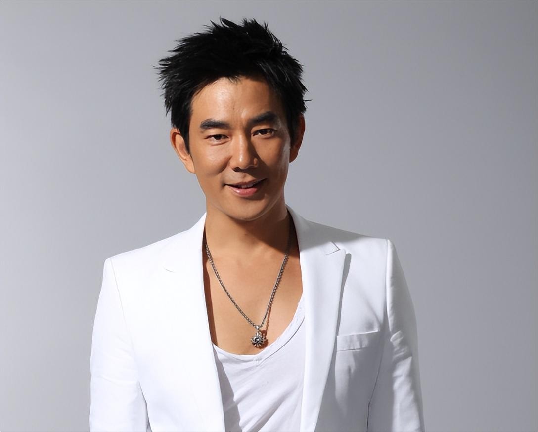 任贤齐57岁不显老,任贤齐56岁