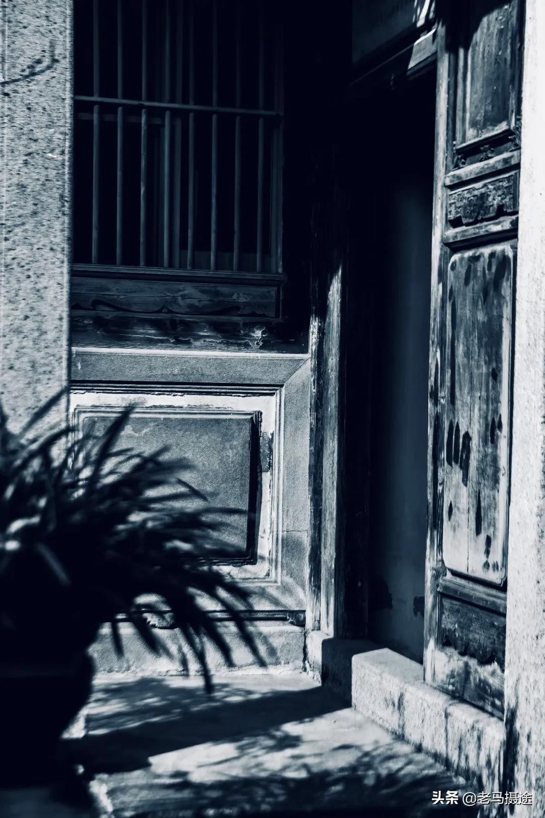 广东潮州凤凰，有一座名气没汕头陈慈簧故居大，但袖珍秀气的大院