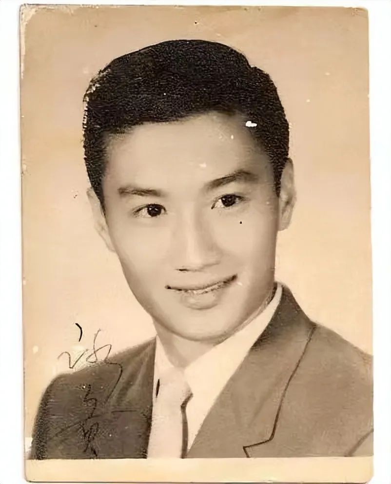 谢贤任达华向华强谁厉害,谢贤向华强谁地位高