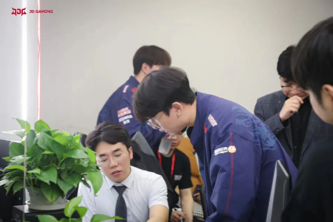 jdg鏁欑粌homme閲囪,jdg鏁欑粌homme浜夎鍙戣█