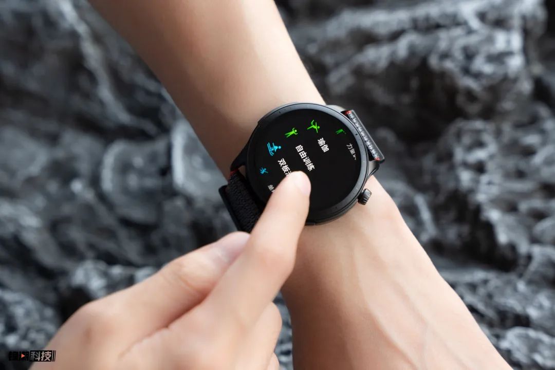 推荐一款能测量血压的手表,什么手表测量血压和心率准