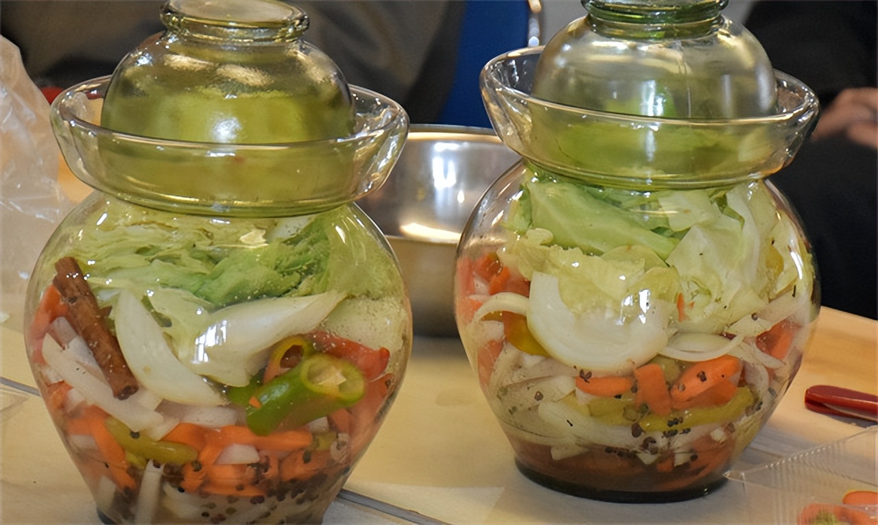 韩国人到底有多爱吃韩国泡菜,韩国人爱吃中国大白菜