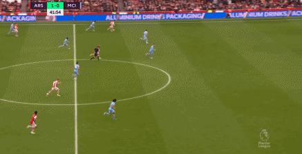 英超曼城3-1击败伯恩利,英超曼城2:1反超