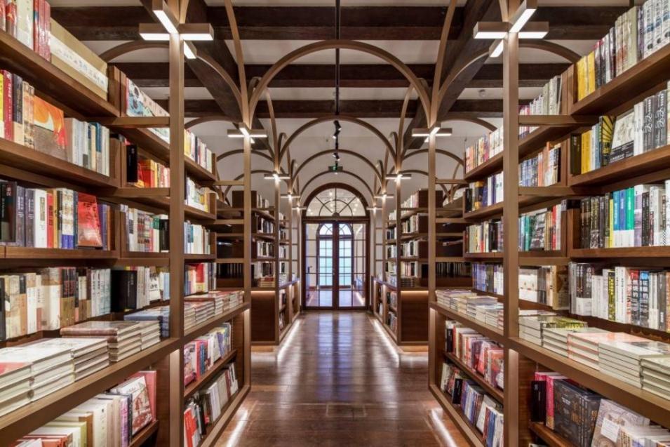 日本茑屋书店经营之道,最美书店电商冲击下日本茑屋书店