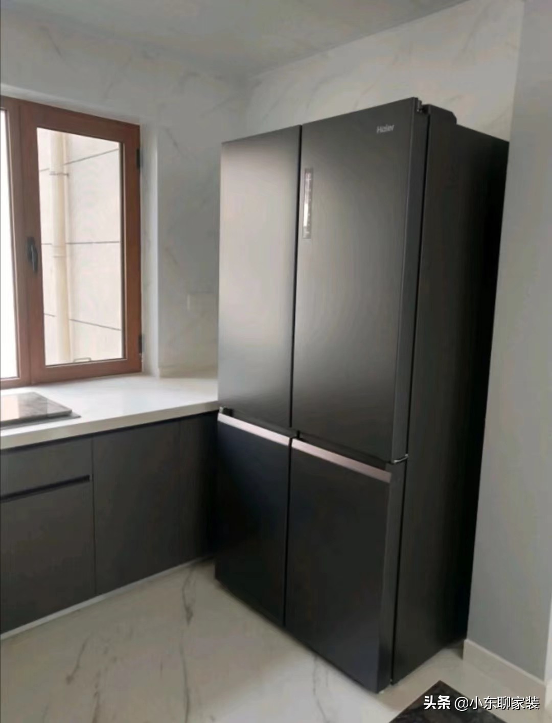 对开门冰箱和十字门冰箱哪个实用,是对开门冰箱好还是十字门冰箱好