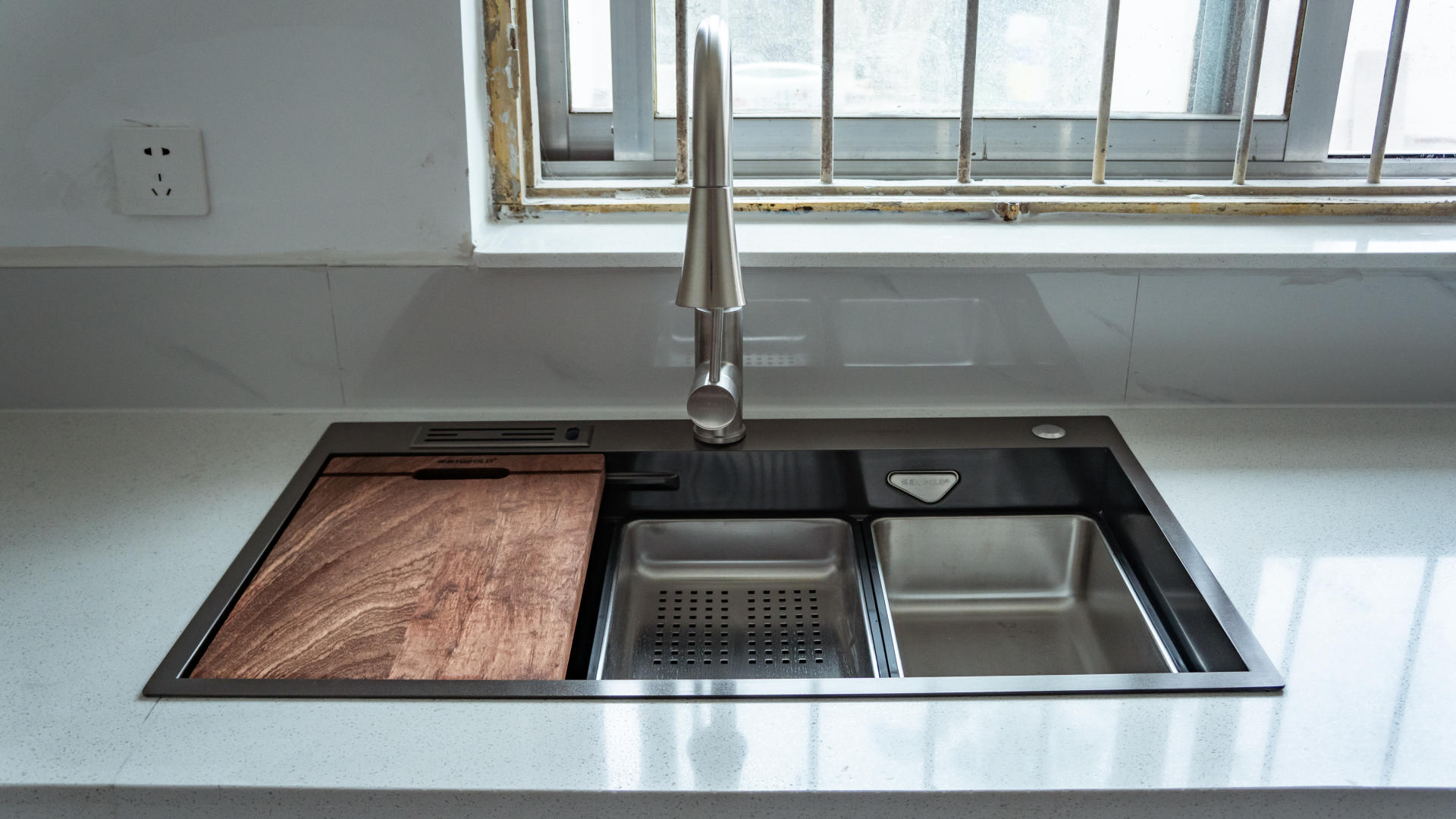 纳米水槽和不锈钢水槽哪个好,多功能大单槽水槽推荐