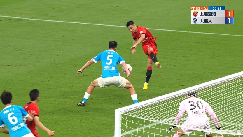 上港吃大亏?上海记者:VAR该介入却没声音,或许会哭孩子有奶吃