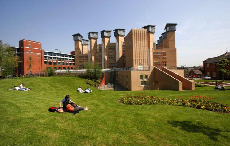 为什么英国那么多大牌车,英国为什么那么多跑车