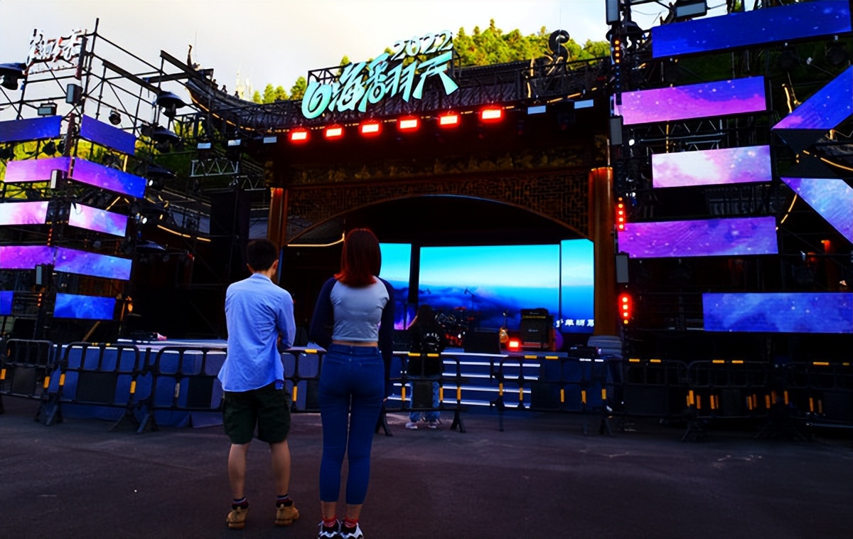 羊狮慕与张家界哪个好,江西明月山和羊狮慕哪个更值得去