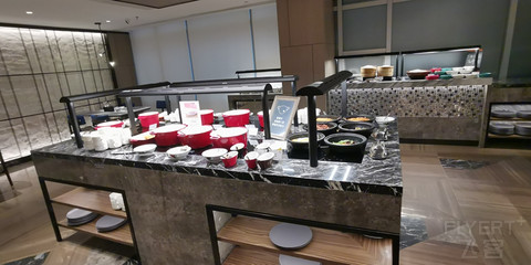 南宁鑫伟万豪酒店离南宁站多远,南宁鑫伟万豪酒店房间内容