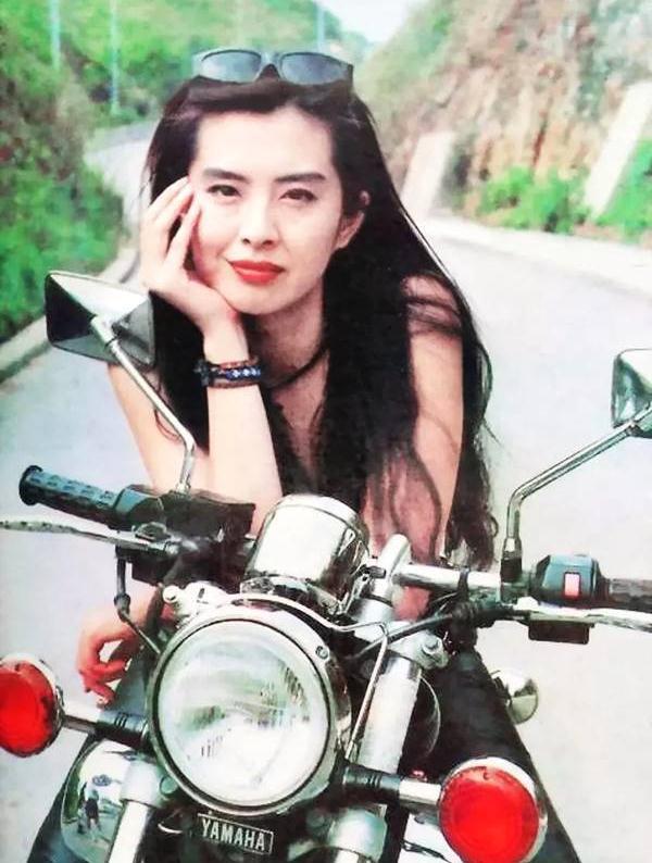 露额头发型会显得阳光,露额头显精神的发型