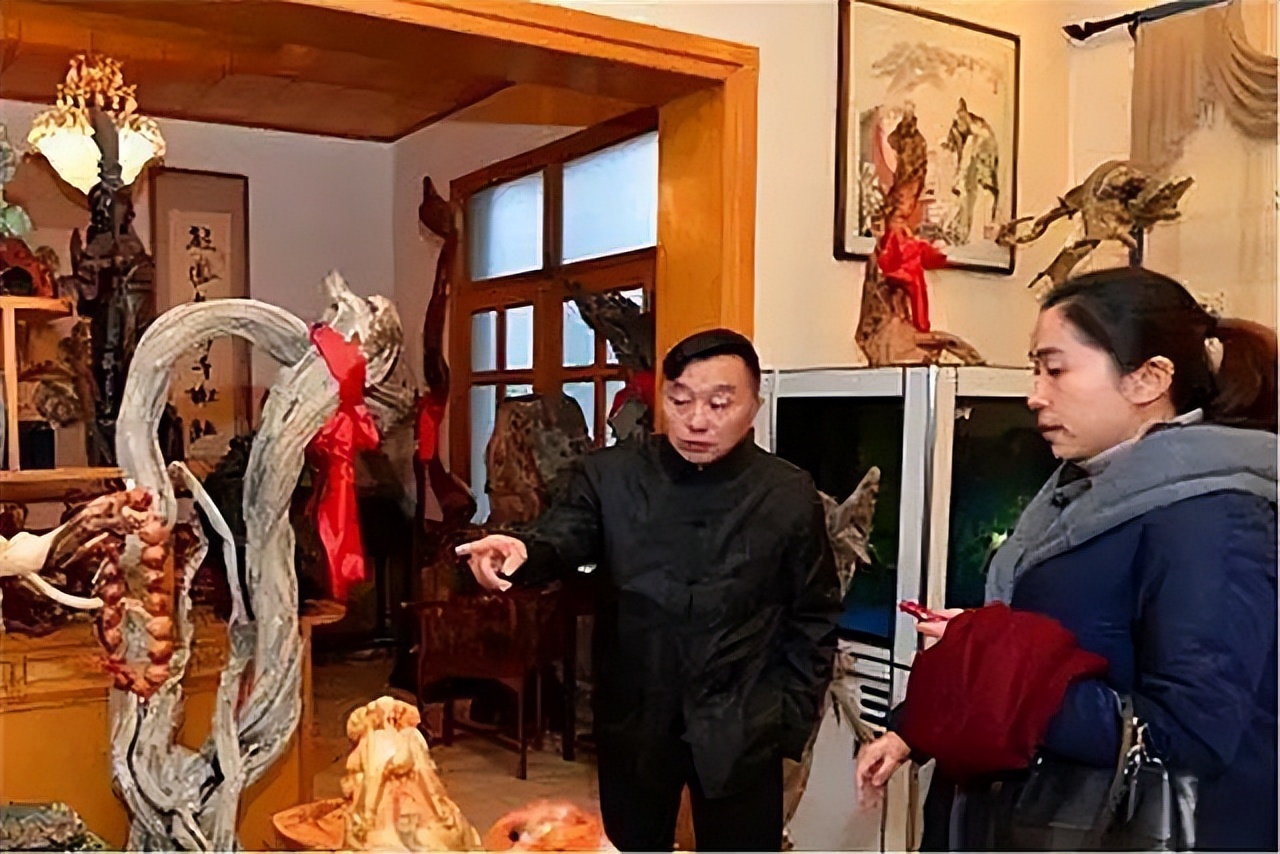 07年清宫3吨重“龙床”现身,专家称来历不简单,收藏者:5亿就卖