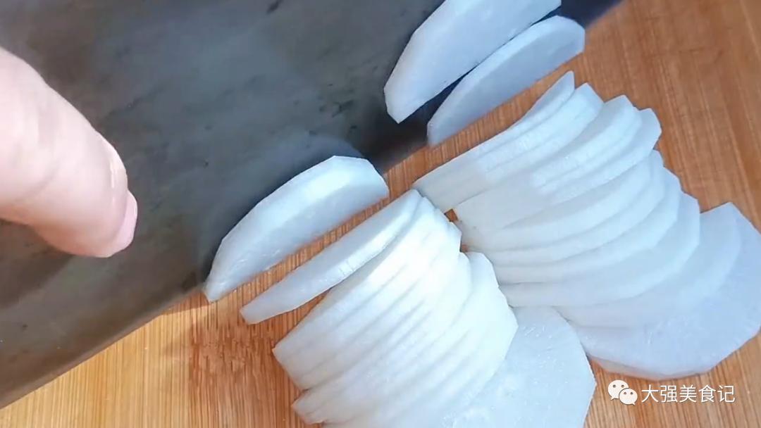 喉咙痒就咳嗽喝什么汤止咳,阳了之后干咳吃什么止咳效果最好