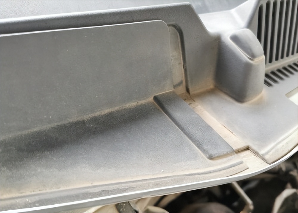 车内空调异味刚换的空调滤芯,车里有异味换空调滤芯管用吗