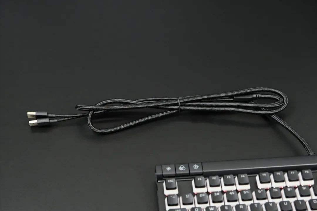 键盘灯不亮怎么办显示屏无信号,键盘灯不亮按键无反应怎么修