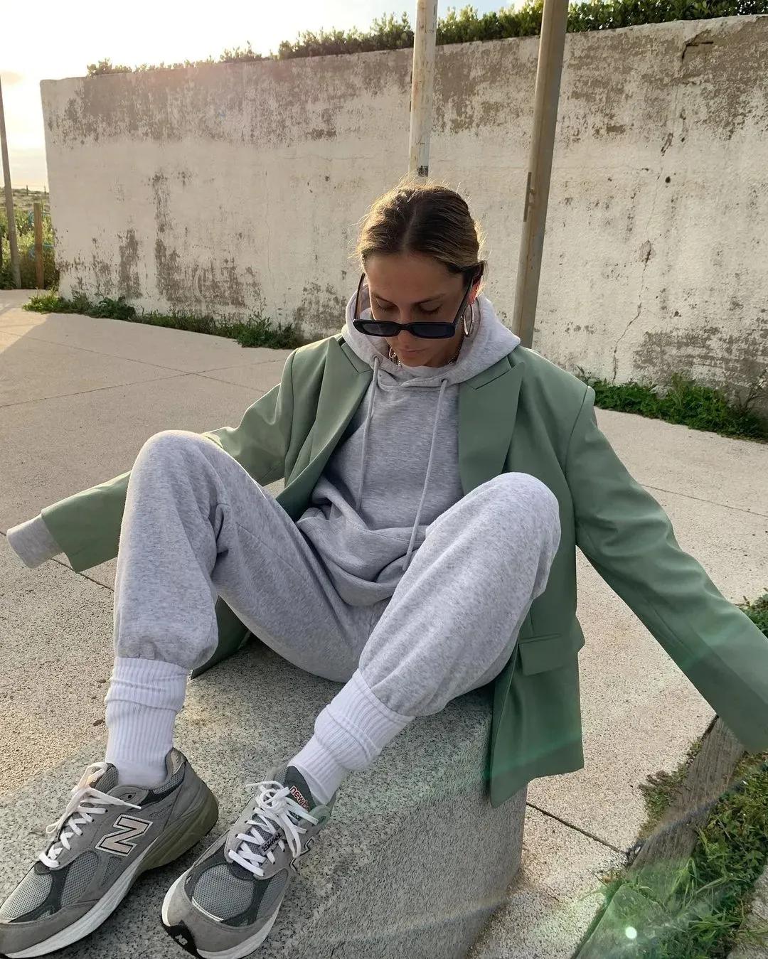 粉红卫衣穿搭女春秋套装,粉色连帽卫衣套装内搭