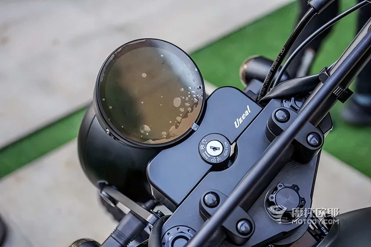 骁胜驯风300单座,骁胜驯风300座高