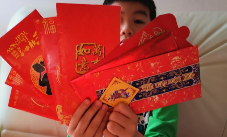 给娃压岁钱有“讲究”，除夕和初一哪天好？寓意不同，家长别给错