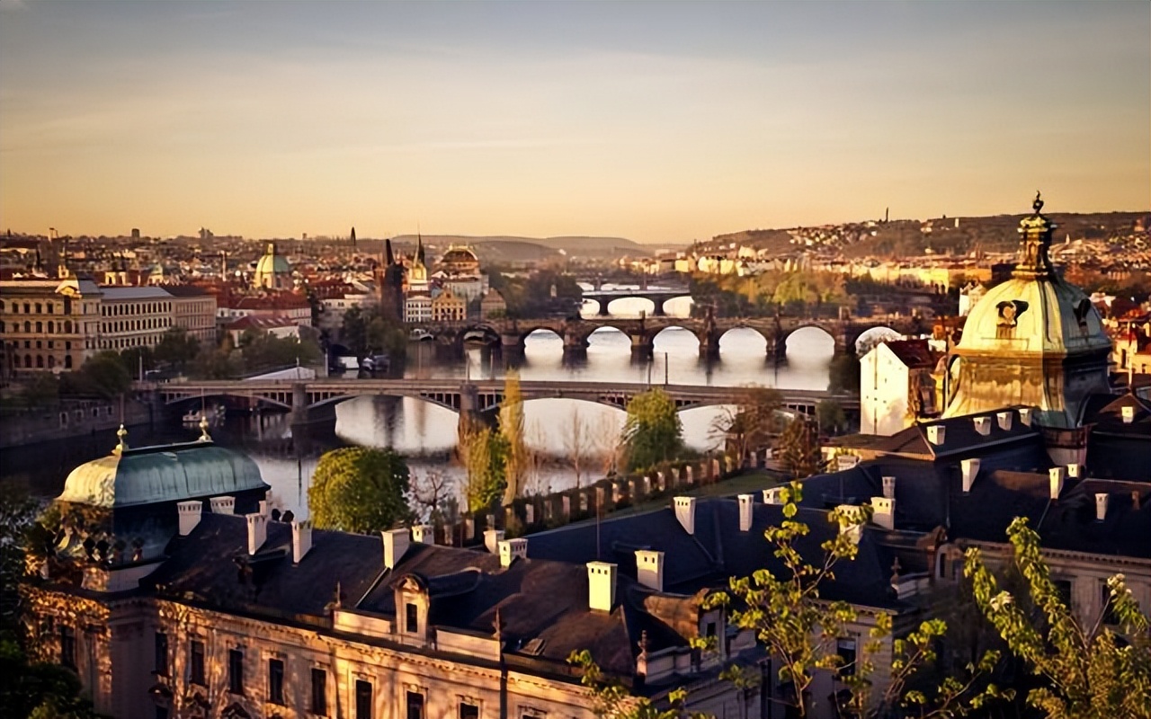 捷克曾有多辉煌？敢叫板希特勒，一枪没放惨遭瓦解