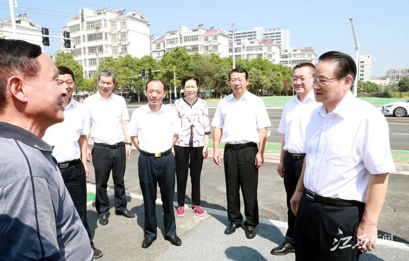 省委书记易炼红在丰城调研：以县域之拼搏助力全省出彩，以县域之突破支撑全省发展