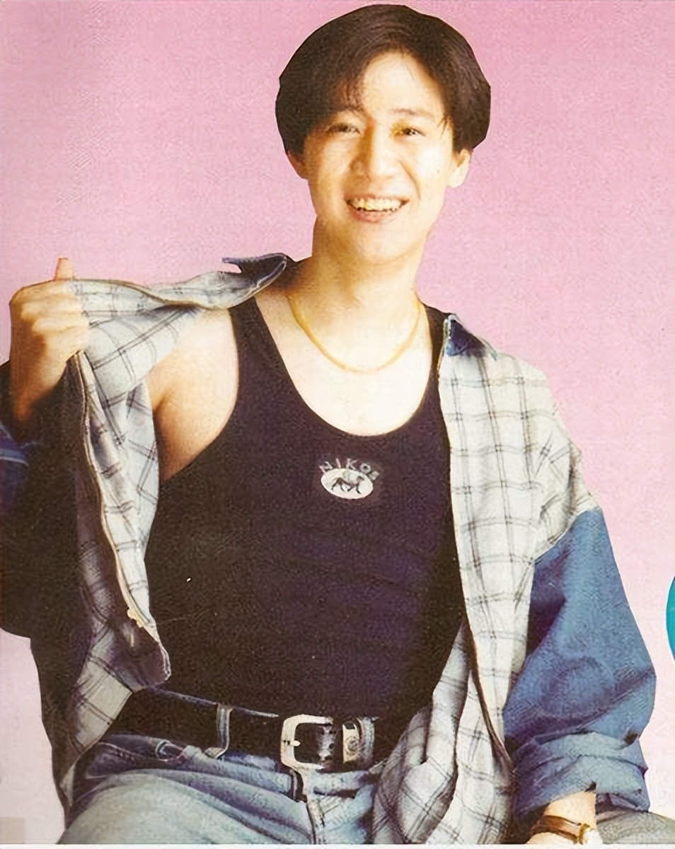 那英怒踹粉丝,那英当众踹粉丝惹争议