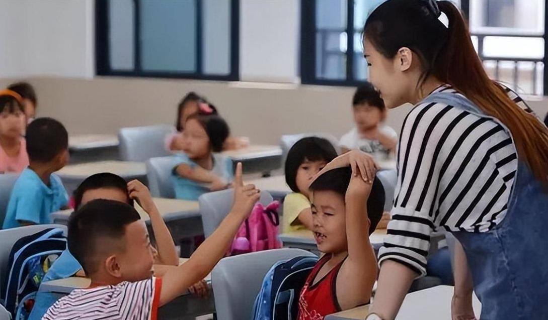 老师疯狂批卷表情包,批卷老师表情包