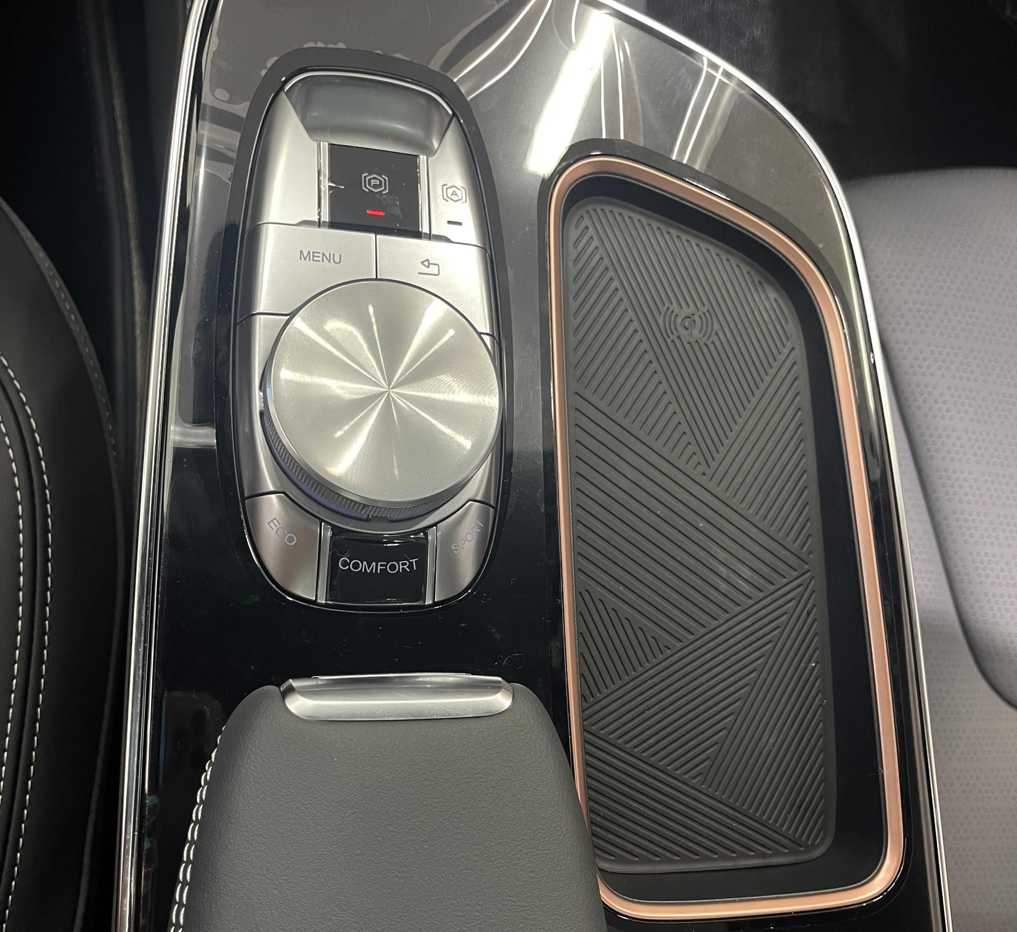 阿尔法s跟小鹏汽车,小鹏新能源汽车报价大全2022款