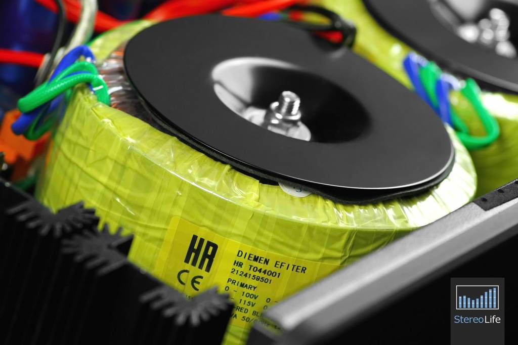 法国珊瑚礁AM300测评报告:2万元预算内的纯进口后级新标杆!