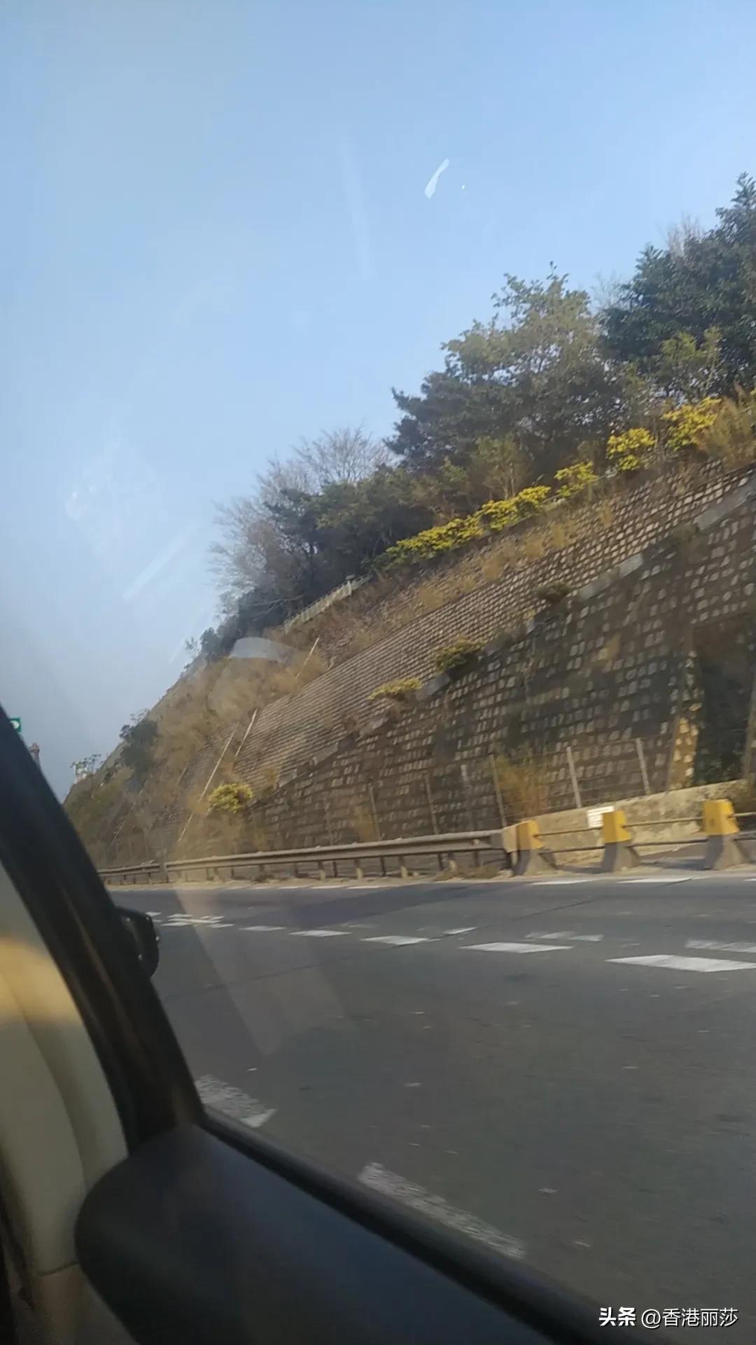 香港新移民:带二婚老公回家，探姐时母亲跟着，到姐家吃一片西瓜