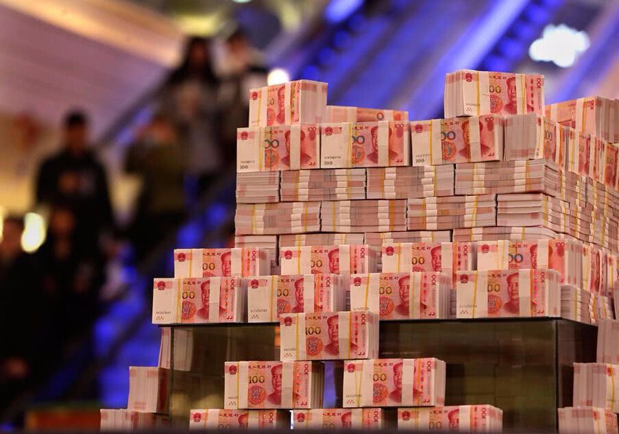 27岁无业游民,全款买4套豪宅,日入510万,民警破门逮捕大受震撼