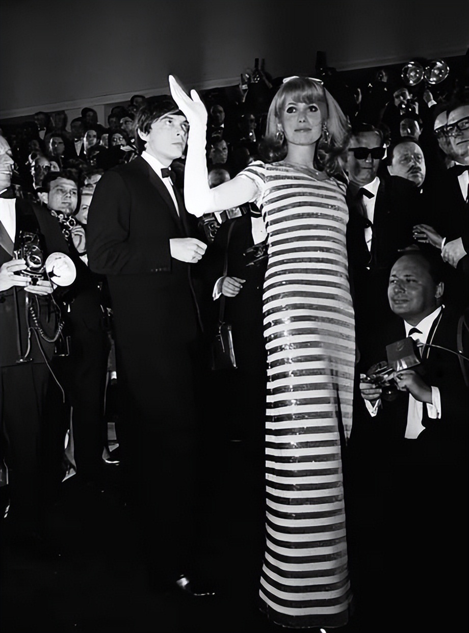 那位曾靓绝时尚圈、串起欧洲上流社会的超模为何落魄至此……