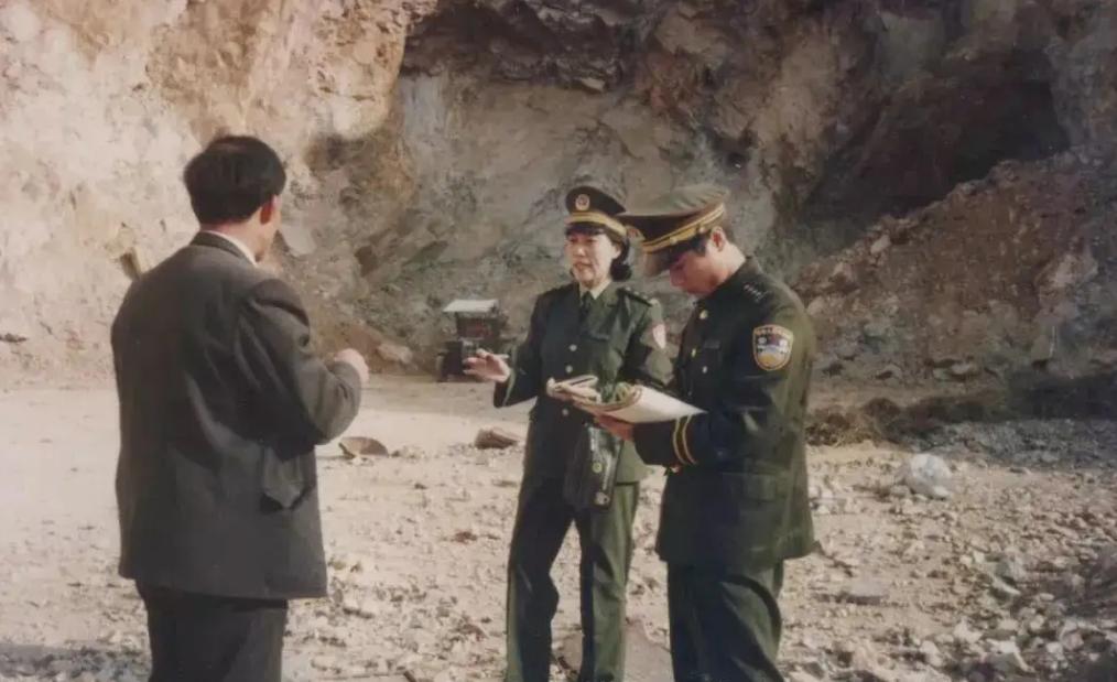 农民被警察抓走了后续,陕西一村民被查处