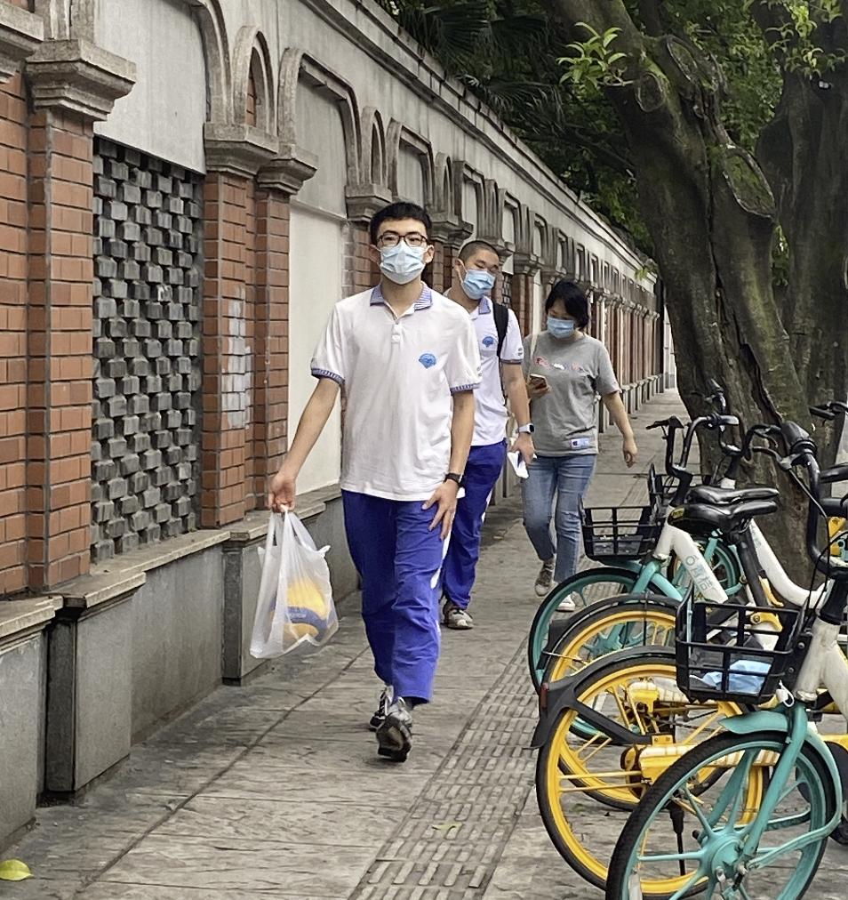 再见了，小盆友——9月19日成都家长成功“解除居家”……