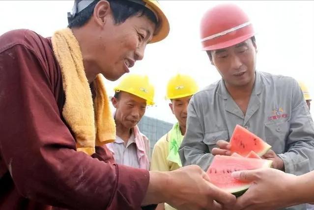 农民停工令最新政策,面对停工令农民工的生存谁来保障