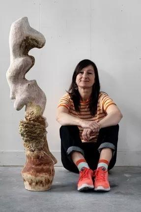 “FossilsDance－太古⽯的舞痕”