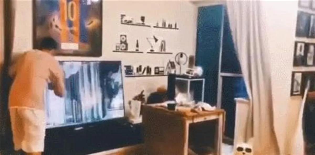 2023年梅西来北京球迷疯狂时刻,梅西来中国比赛粉丝冲进球场