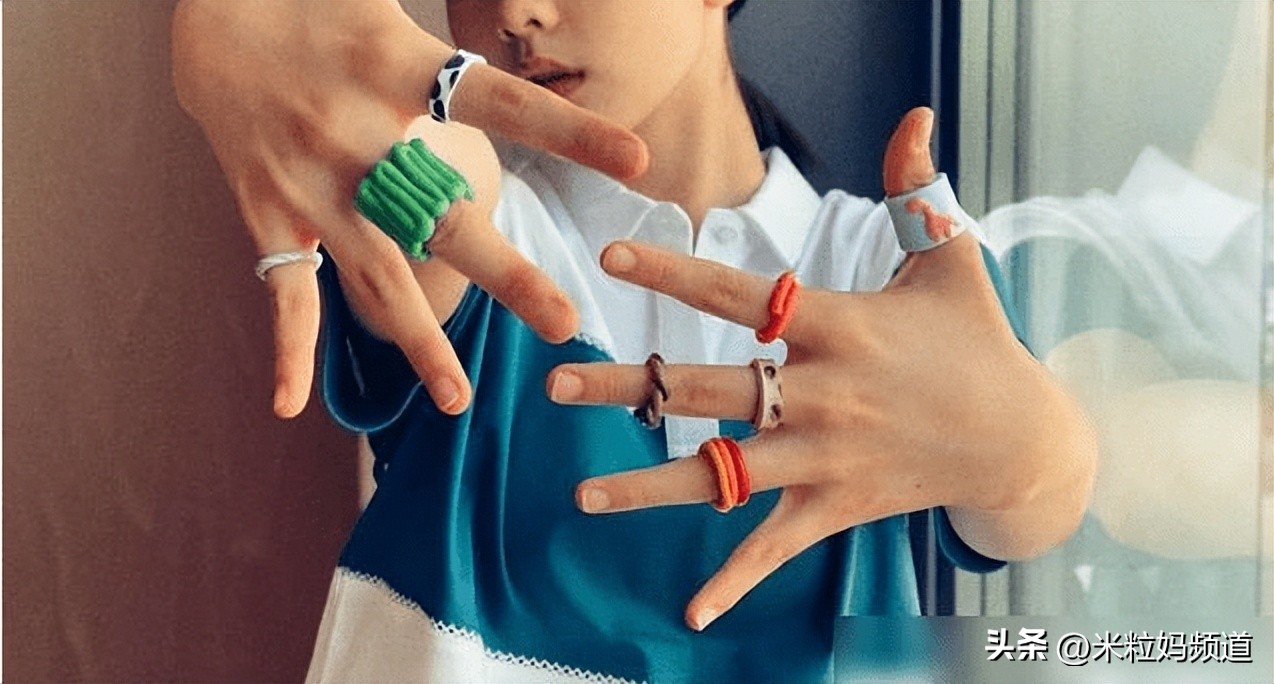 黄多多上热搜词汇,黄多多穿着上热搜