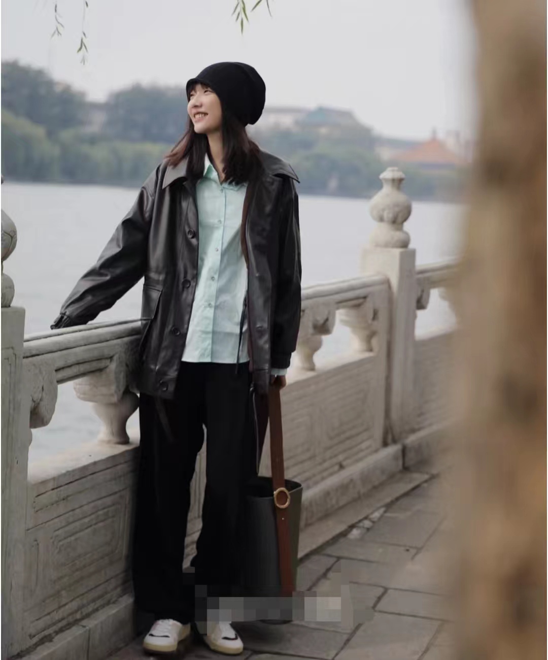 皮衣怎么搭配衣服女秋冬,2020洋气套装皮衣