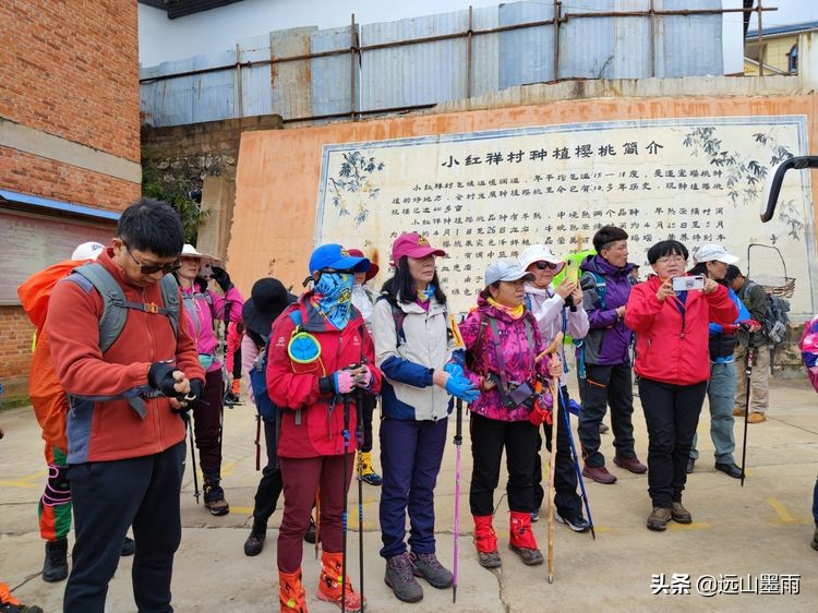 逛天坑、探叮呤当啷洞，去昆明安宁徒步，总有很多惊喜