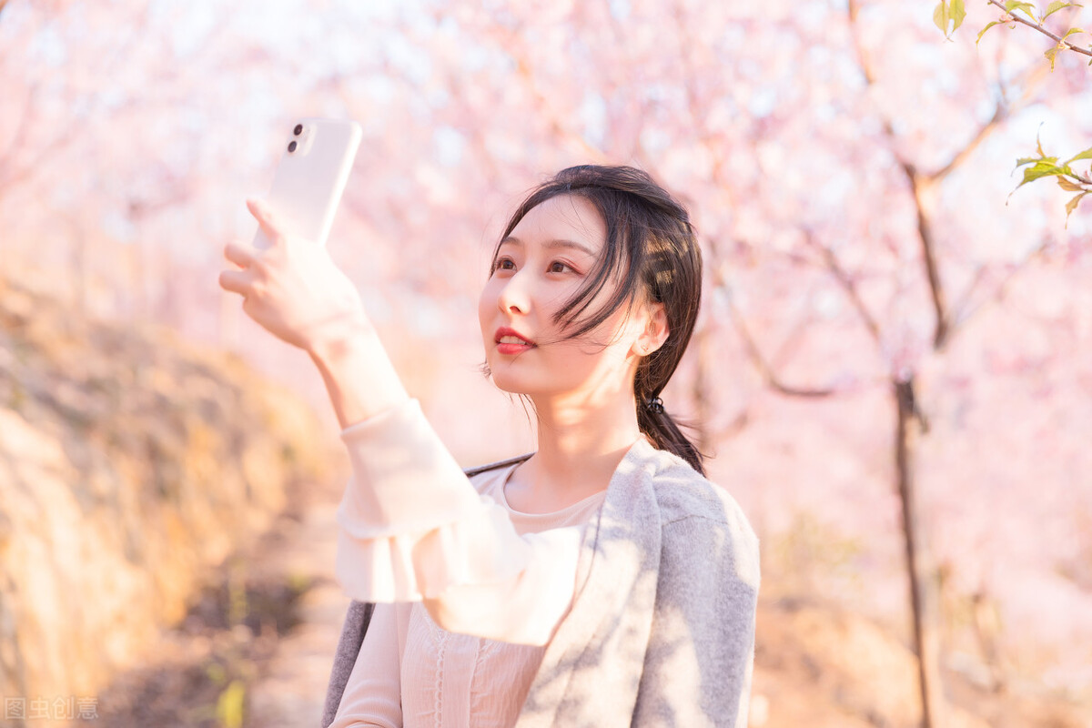 教你如何把照片制作成视频音乐,怎么给照片加字幕和编辑