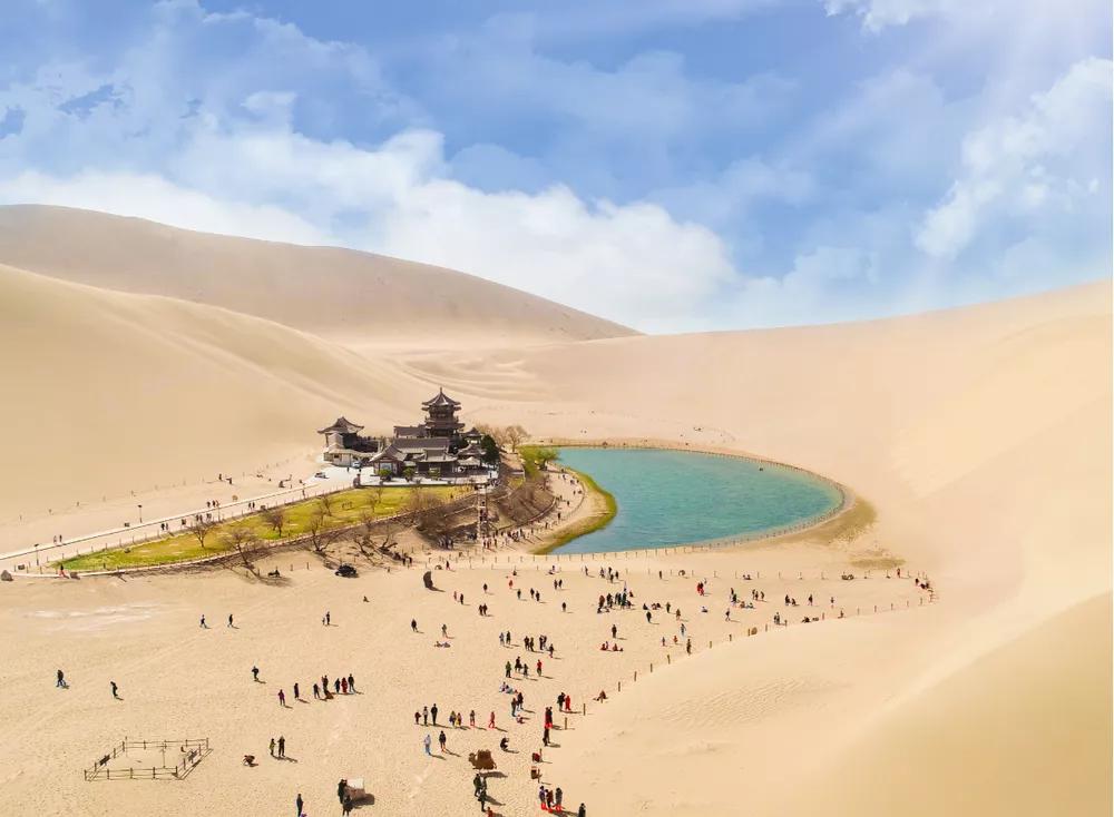 敦煌月牙泉镇最新规划,敦煌市鸣沙山月牙泉景区服务中心