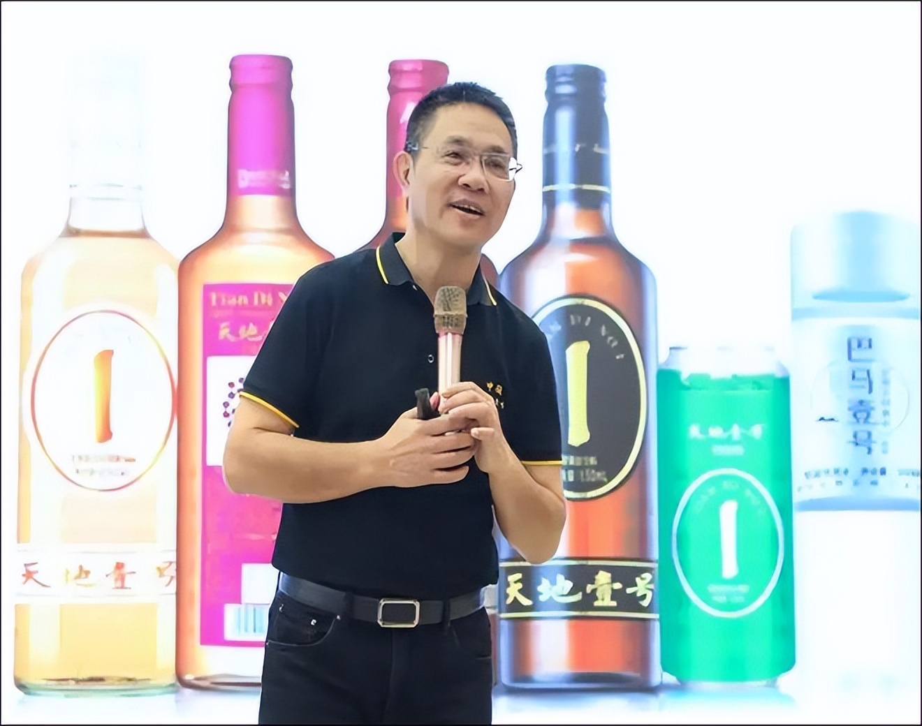 广东湛江老板每户分一套别墅,粤西私人老板建别墅给村民