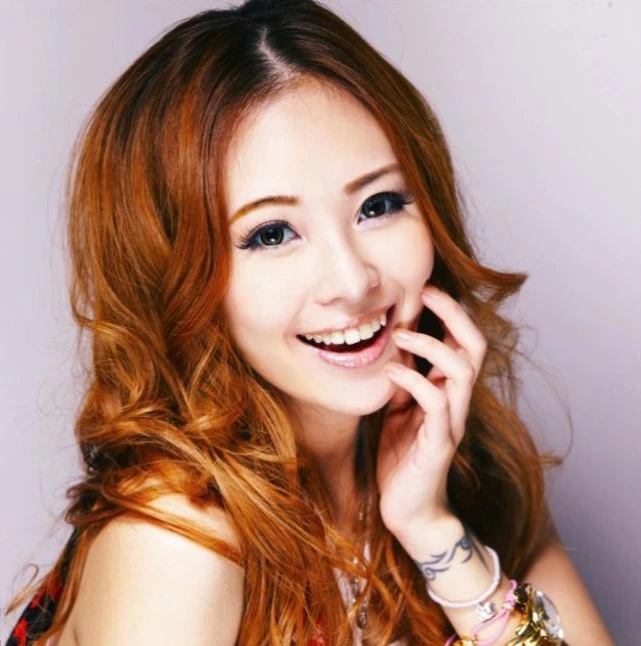 台湾丁小芹个人资料,台湾艺人丁小芹跳舞视频