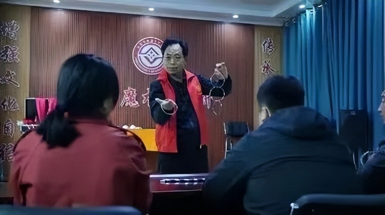 河南农民大叔唱歌,平顶山文化大叔