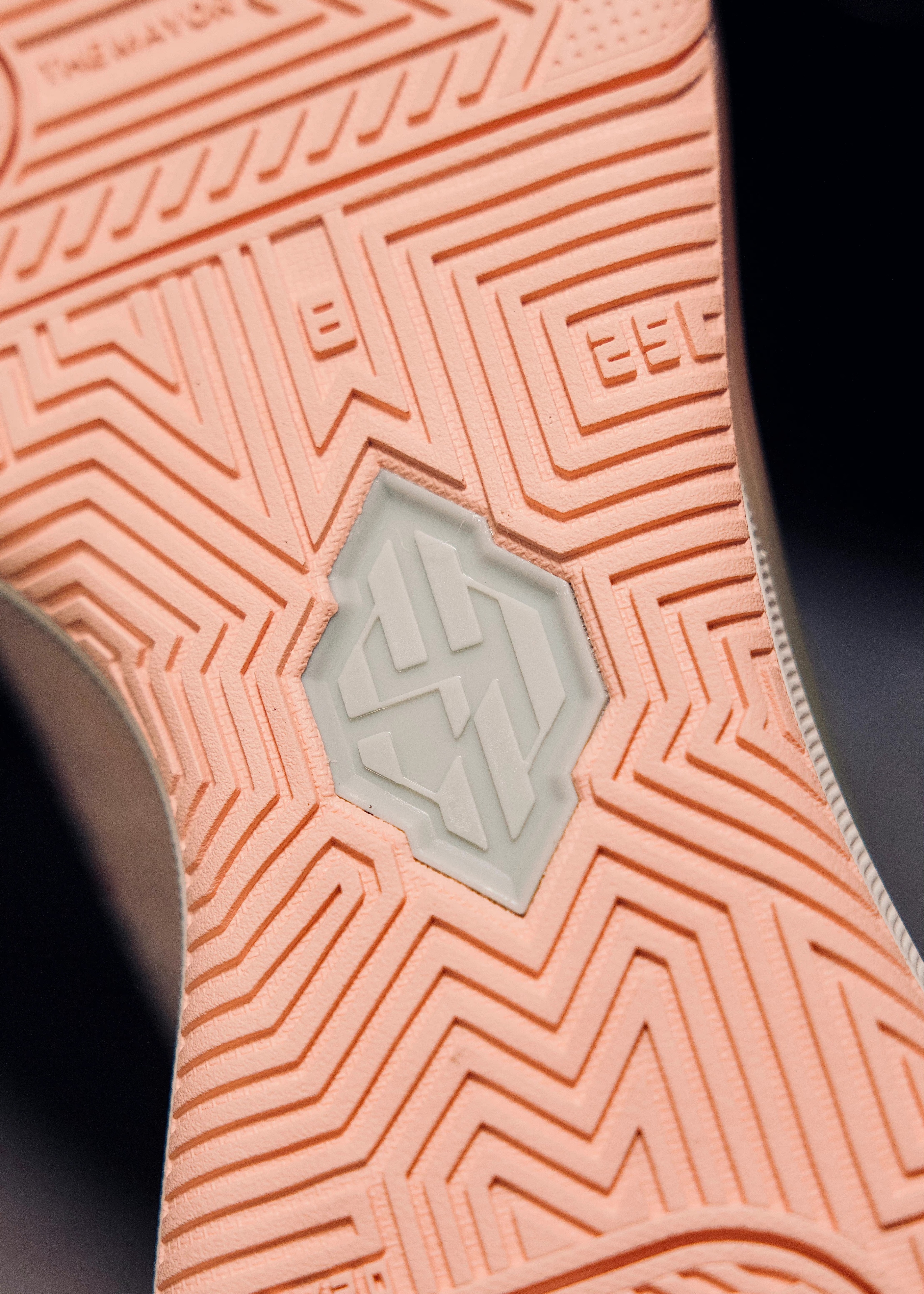 361丁威迪签名鞋,361度丁威迪球鞋狂飙